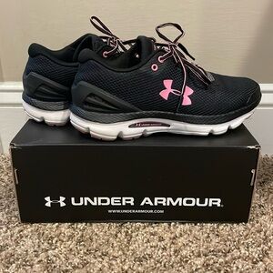 Women’s under Armour tennis shoes
